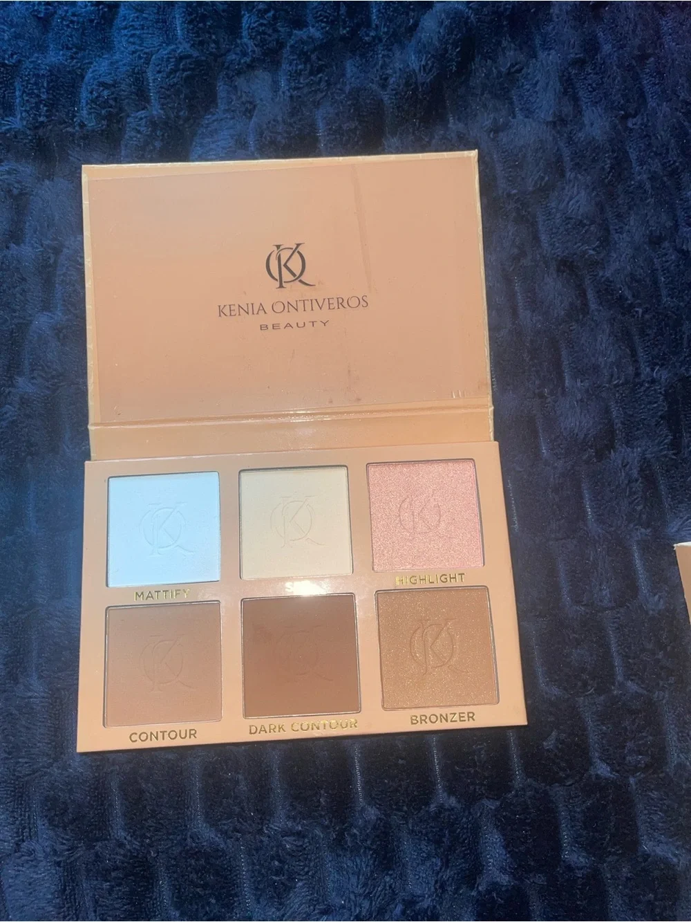 Kenia Ontiveros Beauty Set and define Kit